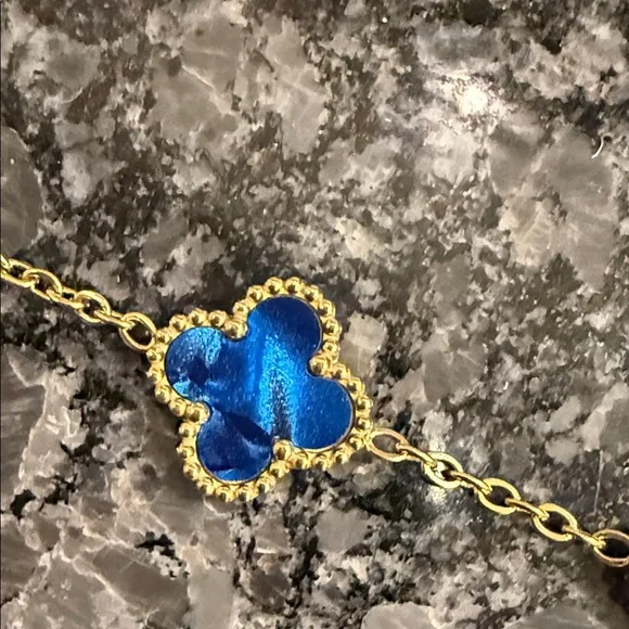 Elegant Gold and Royal Blue Clover Stainless Steel Fashion Bracelet - Picture 4 of 8